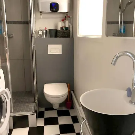 Appartement D'Une Chambre Avec Vue Sur La Ville Et Wifi A Paris Apartment